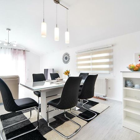 Apartman Novokmet-Crno Ξενοδοχείο Ζαντάρ Εξωτερικό φωτογραφία