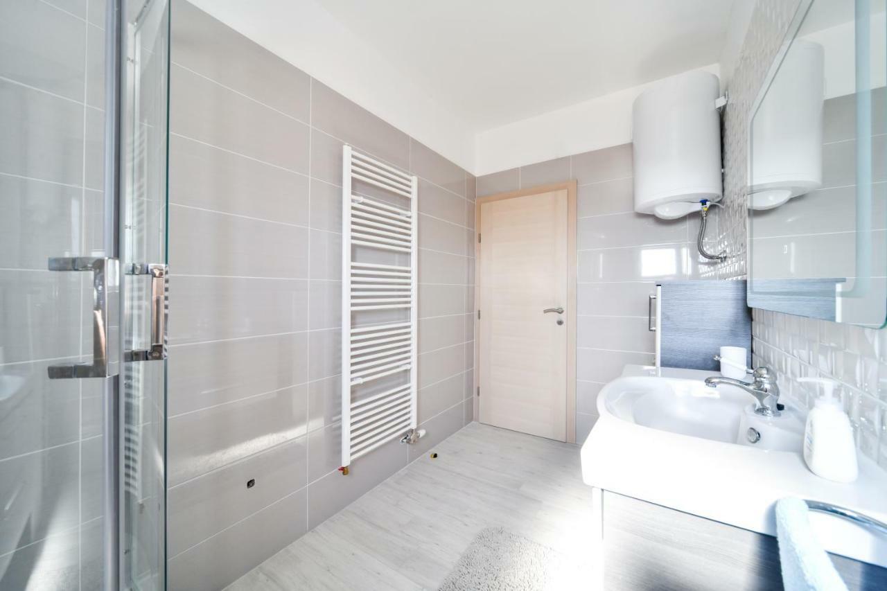 Apartman Novokmet-Crno Ξενοδοχείο Ζαντάρ Εξωτερικό φωτογραφία