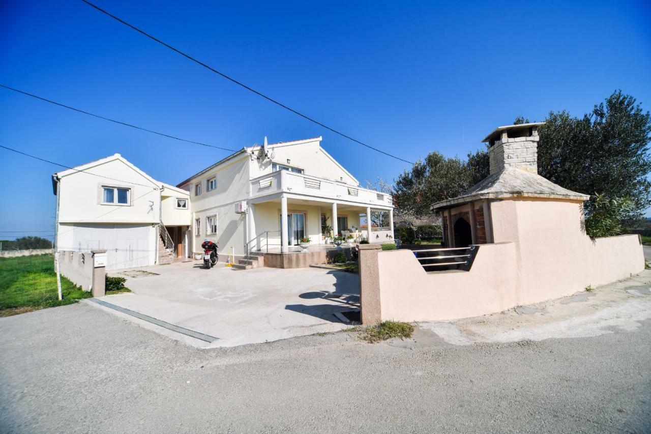 Apartman Novokmet-Crno Ξενοδοχείο Ζαντάρ Εξωτερικό φωτογραφία