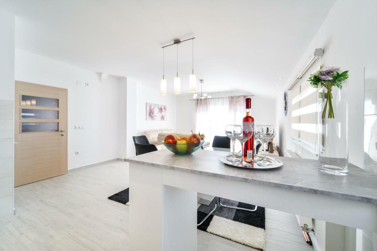 Apartman Novokmet-Crno Ξενοδοχείο Ζαντάρ Εξωτερικό φωτογραφία