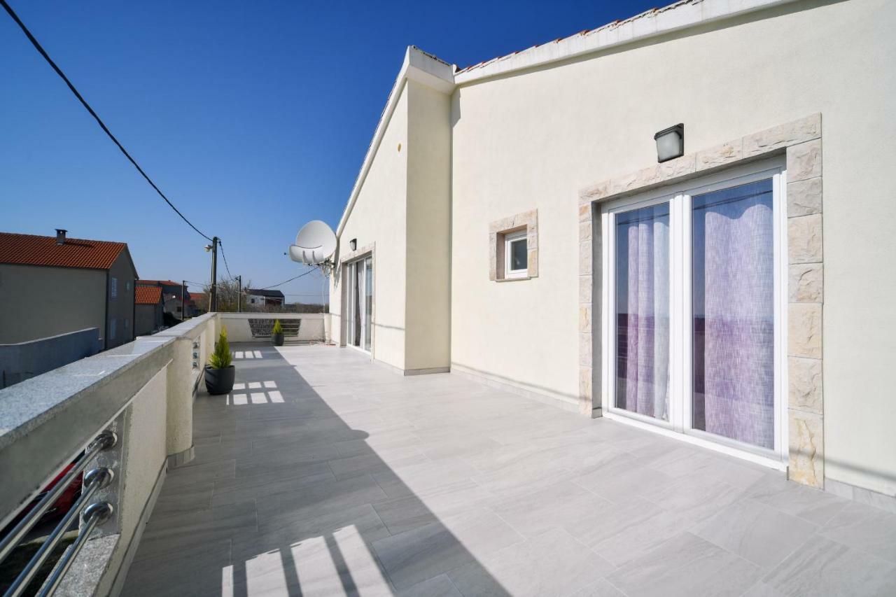 Apartman Novokmet-Crno Ξενοδοχείο Ζαντάρ Εξωτερικό φωτογραφία